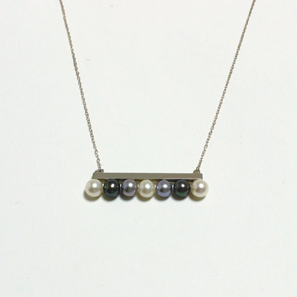 monotone pearl line necklace(モノトーンパールラインネックレス)