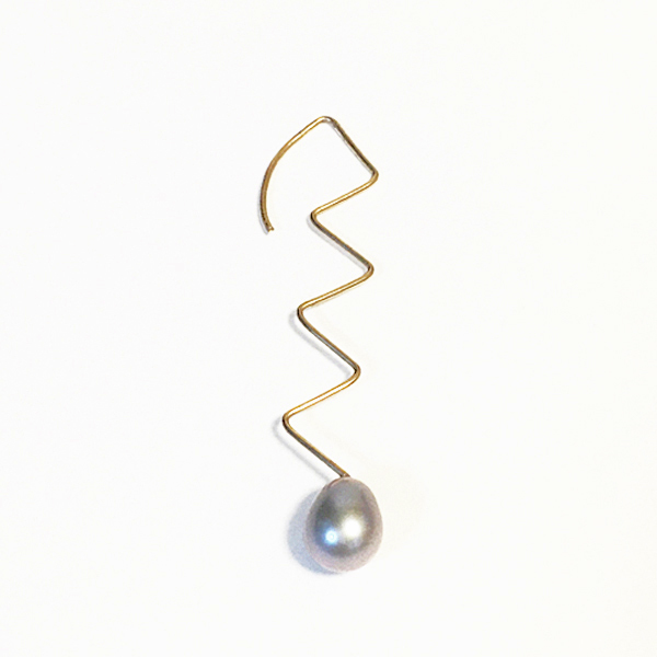 ■gizagiza pearl pierce■～gray～ ギザギザパールピアス～グレー～ 